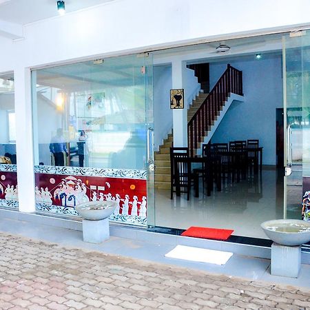 Yoho Beach Glory Hotel Негомбо Экстерьер фото