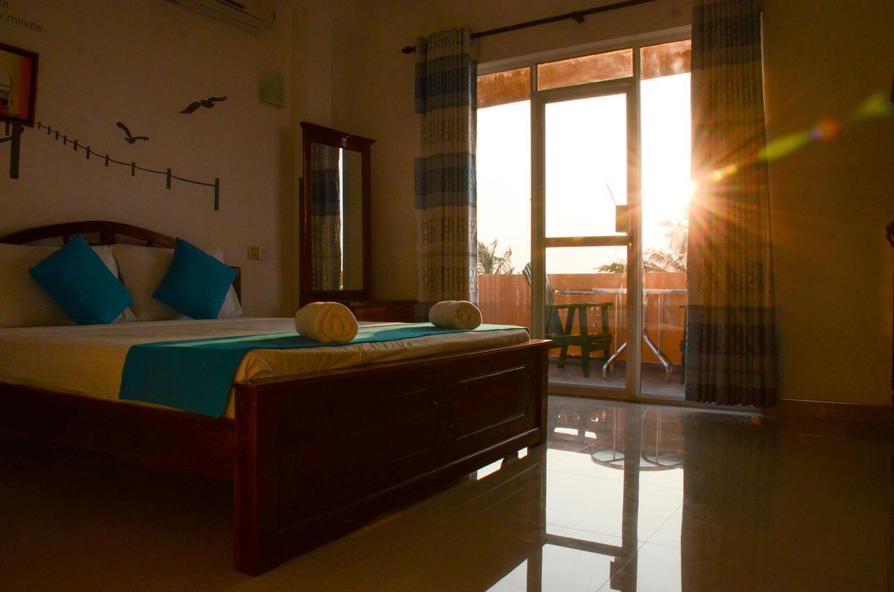 Yoho Beach Glory Hotel Негомбо Экстерьер фото