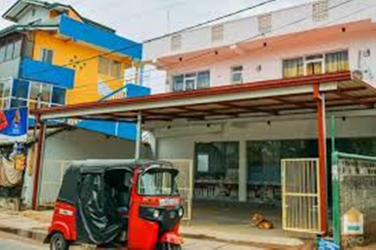 Yoho Beach Glory Hotel Негомбо Экстерьер фото